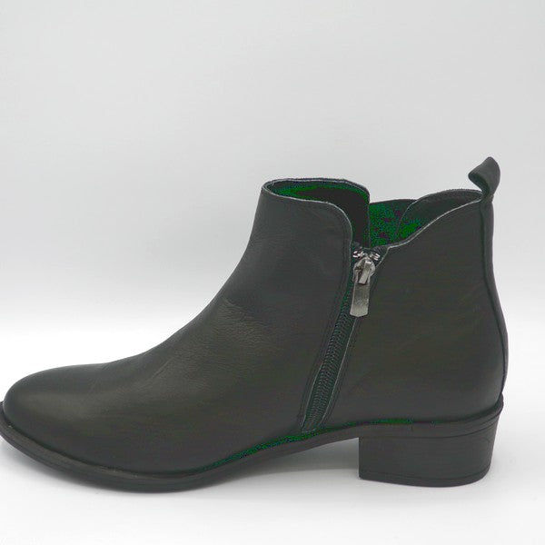 EG213 - BLACK