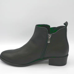 EG213 - BLACK